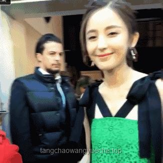 路人抓拍下的Angelababy：真實形象與事業(yè)影響深度剖析