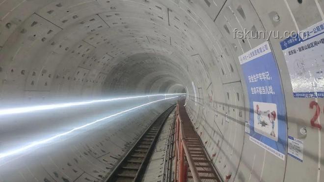 火車隧道通行技術(shù)革新：煤灰污染問題逐步解決
