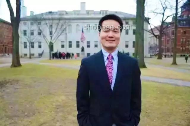 哈佛演講華人先驅(qū)何江的成長與影響深度解析