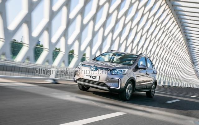 10萬(wàn)級(jí)家用車新風(fēng)尚：續(xù)航超2100km成新標(biāo)桿？