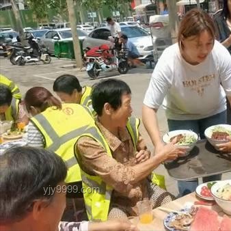 面館宴請風波：客戶經理績效扣罰與反思案例