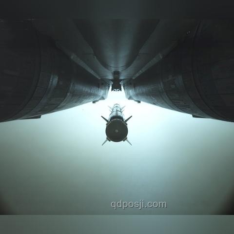 “梟龍”戰(zhàn)機(jī)最新型號(hào)引領(lǐng)未來(lái)空戰(zhàn)趨勢(shì)