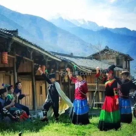 如何全面評(píng)價(jià)大冰：多元身份下的爭(zhēng)議與成就