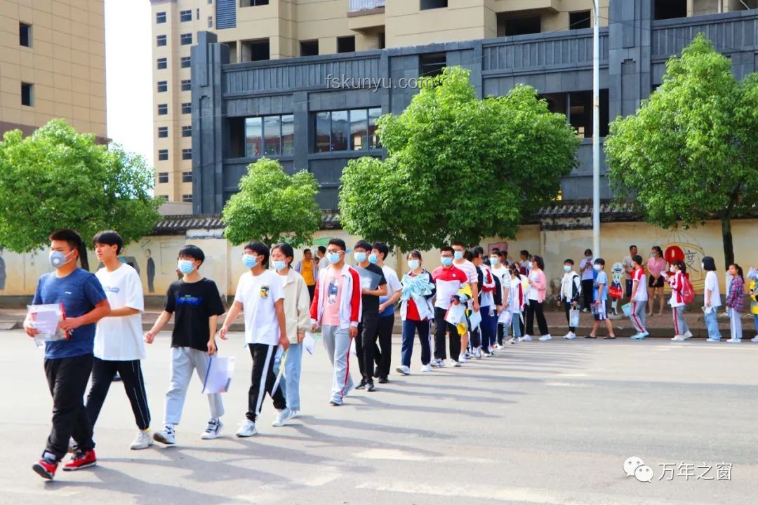 被錄取仍赴考，未來高考生態(tài)新趨勢？