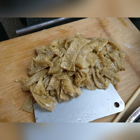 涼皮消費(fèi)新趨勢(shì)：健康美味引領(lǐng)未來