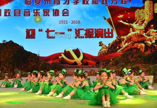 紅溫龍舟隊：汗水與榮耀的并肩之旅??，團結，拼搏，成長，突破