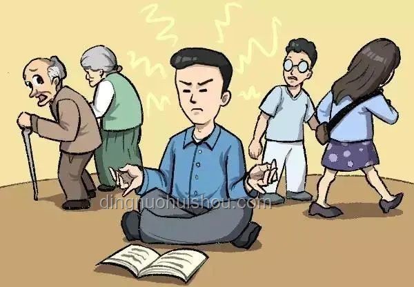 久坐打工人偷練爬行現(xiàn)象解析與解決方案