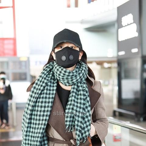 英語聽力配音員露臉后的雙面人生