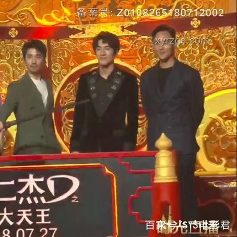 “考場(chǎng)新風(fēng)尚：高跟鞋禁令下的創(chuàng)新思維探索”