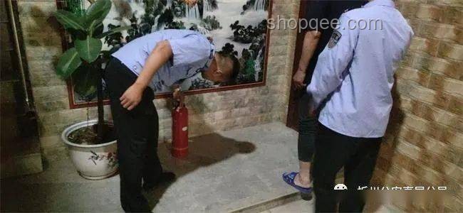 高考后情感緬懷新趨勢(shì)：直赴墓地成年輕考生選擇