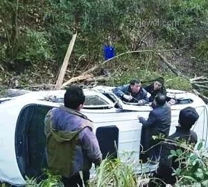 連救5人后昏迷的軍人英勇事跡與康復(fù)出院