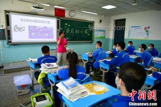 高考后禮物對(duì)比：不同父母禮物的意義與價(jià)值