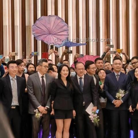 職場(chǎng)智慧：掌握“三分裝，七分藏”在單位的生存法則
