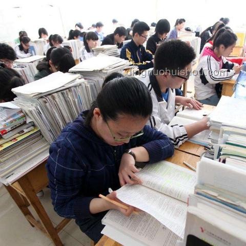 清華計(jì)算機(jī)入學(xué)教育：科研經(jīng)驗(yàn)分享案例研究