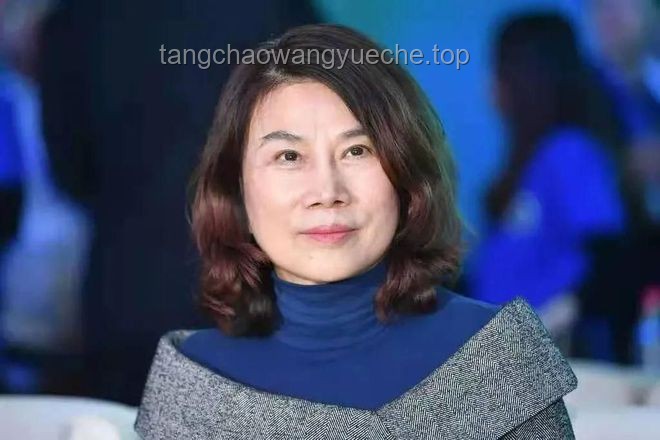 董明珠開導(dǎo)方式與傳統(tǒng)觀念對比：高考失利后的選擇