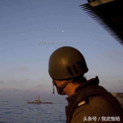 加沙人道危機(jī)與正常生活對比：鮮血換飯與日常溫飽