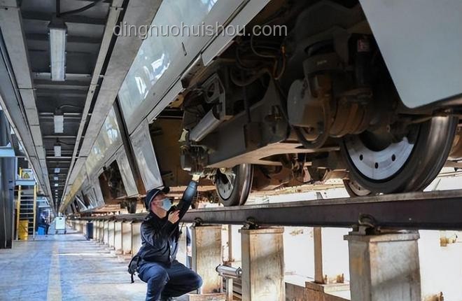 火車行駛與鐵軌磨損：為何現(xiàn)實(shí)影響看似不大？