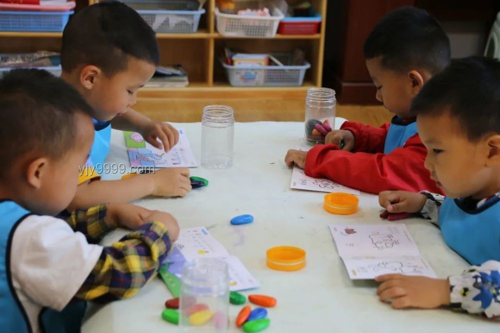 幼兒園孩子跳繩學(xué)習(xí)難題：傳統(tǒng)指導(dǎo)與趣味引導(dǎo)對(duì)比分析