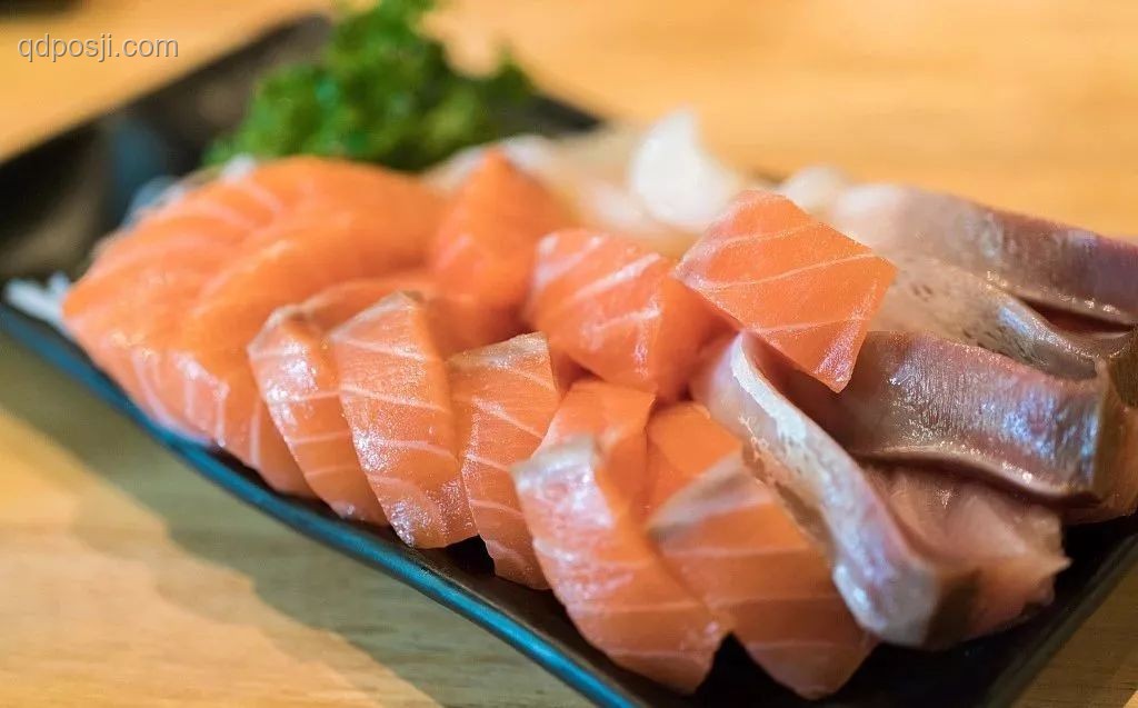 三文魚(yú)寄生蟲(chóng)風(fēng)險(xiǎn)與食用趨勢(shì)前瞻