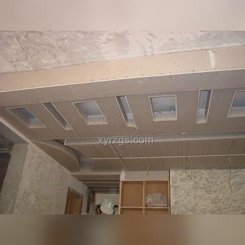 家庭裝修衛(wèi)生間吊頂：石膏板VS鋁扣板實用指南