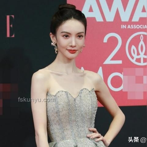 劉詩詩養(yǎng)娃新風(fēng)尚：明星寵物經(jīng)濟(jì)深度洞察