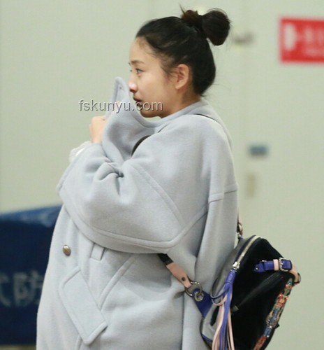 王子璇腰傷退出與邢菲接替《她的瞳》拍攝對比分析