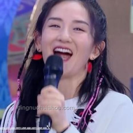 雙胞胎感恩教育現(xiàn)象透視：家庭教育價值觀與行業(yè)影響
