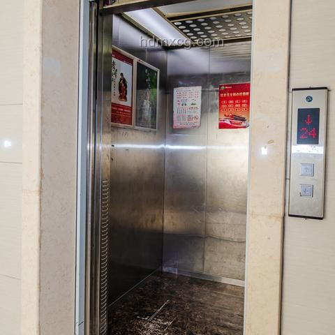 電梯驚魂后的創(chuàng)新思維啟示：跨界安防與應(yīng)急響應(yīng)