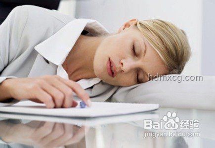 不良姿勢危害大：健康與美學雙重風險揭示