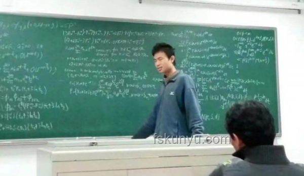 韋東奕婉拒采訪背后：輿論影響與學(xué)術(shù)寧?kù)o