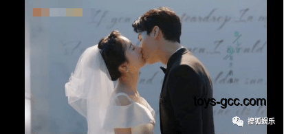 36歲女星“霉霉”疑似秘婚：娛樂與愛情的交響曲