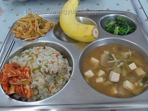 日本學校午餐米飯減量背后原因探秘