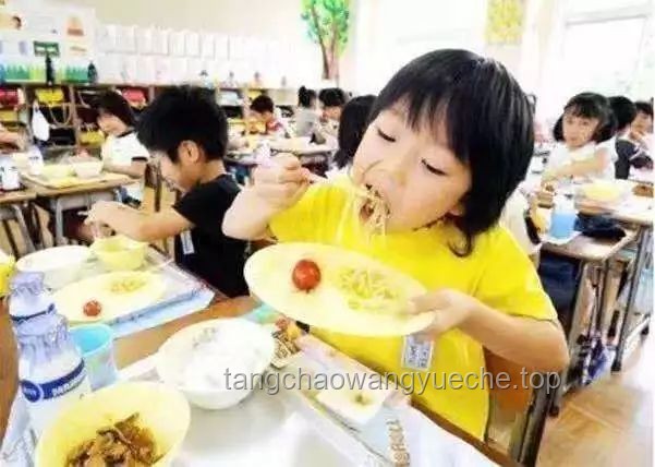 日本學校午餐米飯減量背后原因探秘