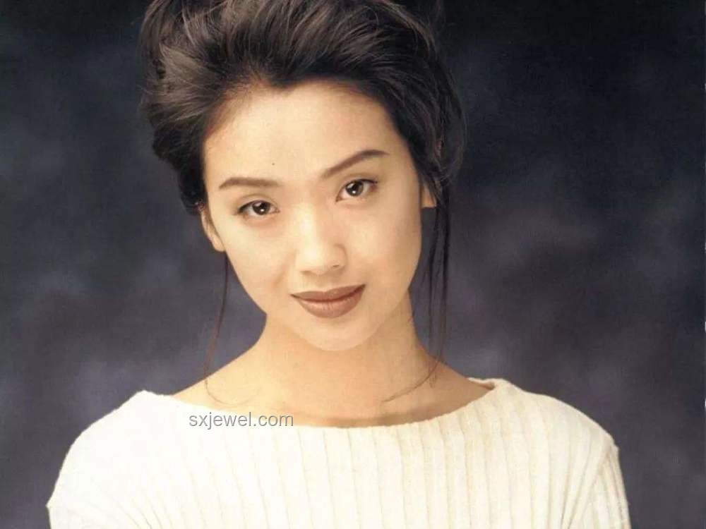 長(zhǎng)相普通卻被譽(yù)為大美女？揭秘背后的魅力密碼