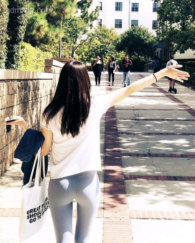 為何長相普通卻被認為是大美女？魅力、氣質(zhì)與自信的塑造