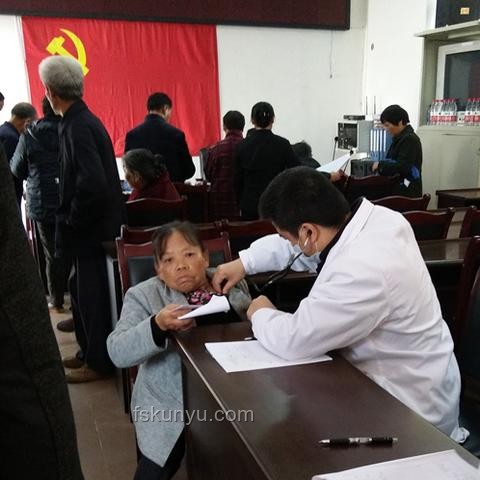 反貧困新動向：《反方向の扶貧》探索相對貧困治理
