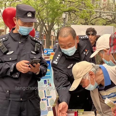 警民和諧奇遇記，懂王“解放”鬧劇背后的真相