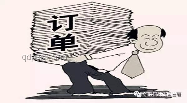 從“一人犯錯全班罰跑”到團(tuán)隊(duì)創(chuàng)新激勵：翻轉(zhuǎn)懲罰的藝術(shù)