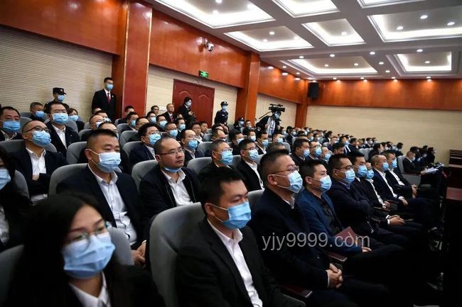 縣長全家腐敗案警示：4800名干部受教育，反腐斗爭再升級