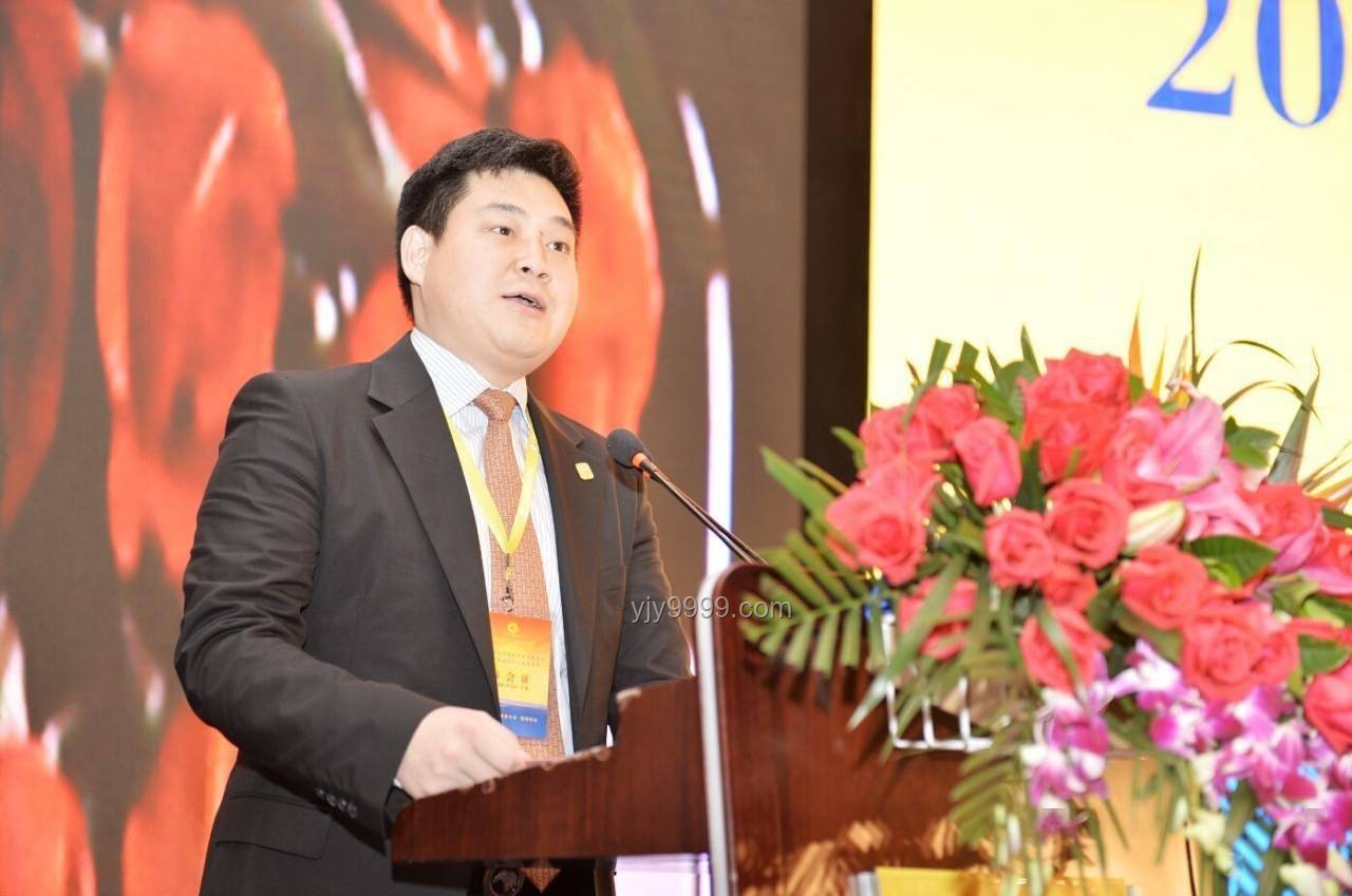52歲大學生畢業(yè)攻略：一家四口同上學的實用指南