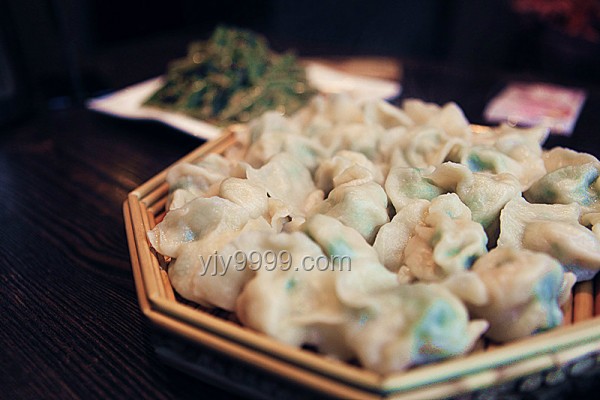 風(fēng)干餃子“玉化”現(xiàn)象：文化創(chuàng)意與網(wǎng)紅經(jīng)濟的未來趨勢