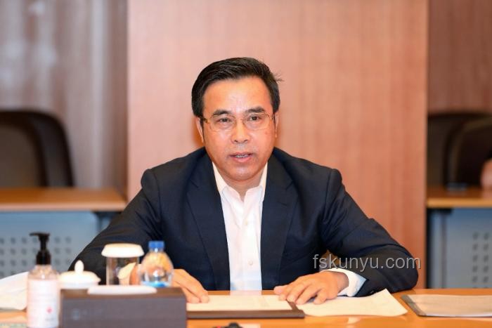 國家鐵路局局長費(fèi)東斌被查：反腐風(fēng)暴中的警示與思考????