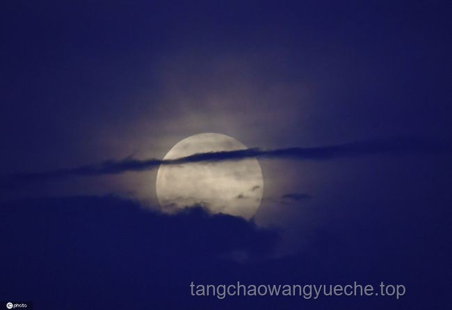 草莓月亮與普通滿(mǎn)月對(duì)比分析：天文奇觀與常規(guī)天象