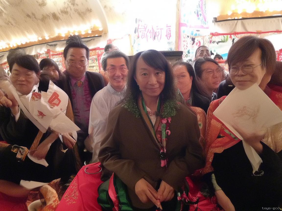 北理工學位服酷似“結界獸”穿搭指南