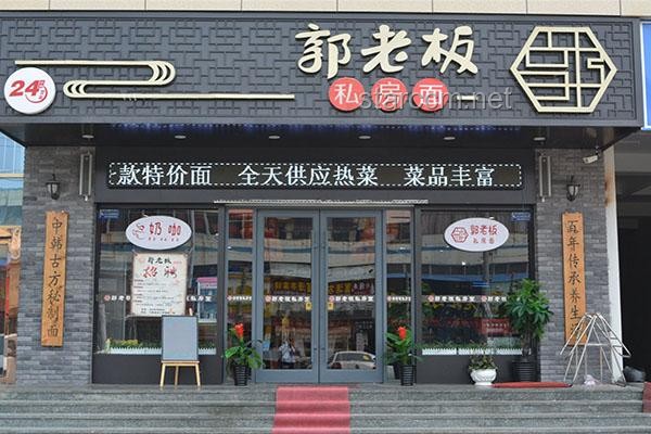 放下手機找桌挑戰(zhàn)：解鎖創(chuàng)新思維新紀(jì)元