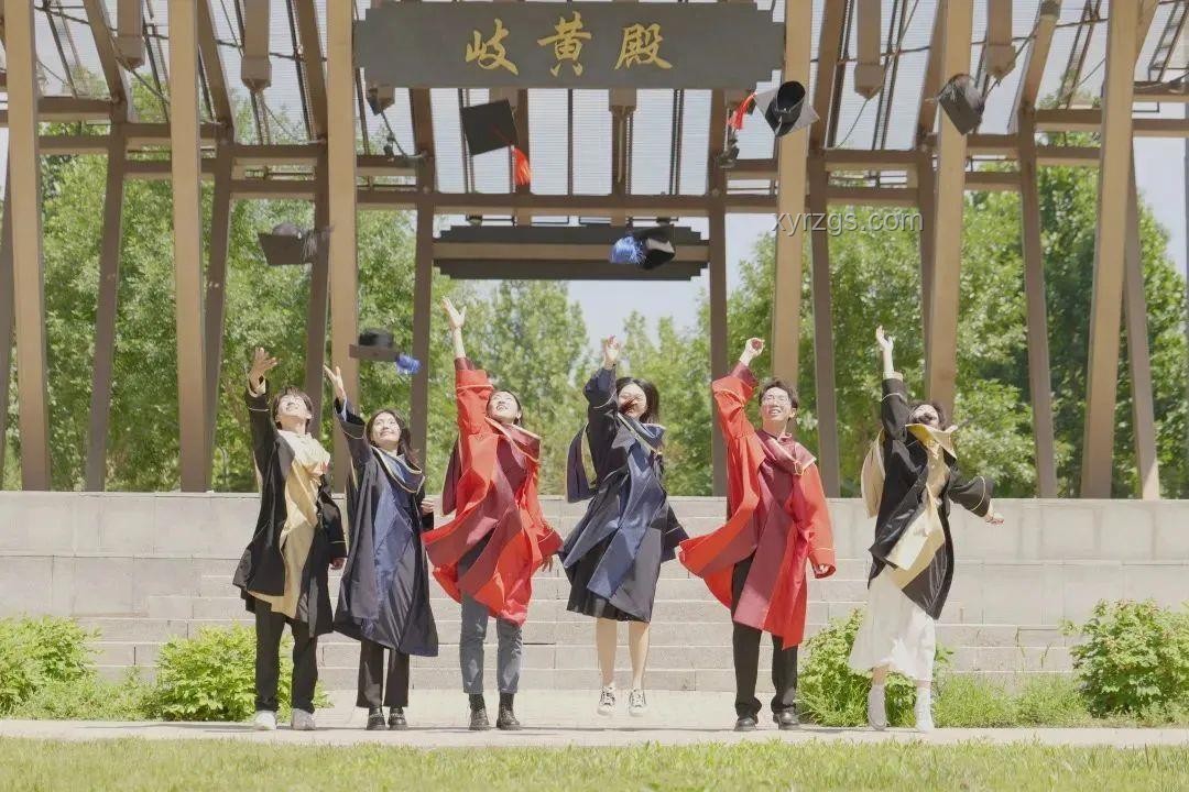 北理工學位服設計爭議背后的文化與市場洞察