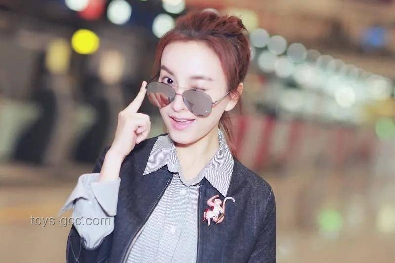 女友長(zhǎng)得像明星（單依純）現(xiàn)象的情感消費(fèi)洞察
