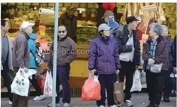洛杉磯混亂與中國(guó)大媽走紅現(xiàn)象對(duì)比分析