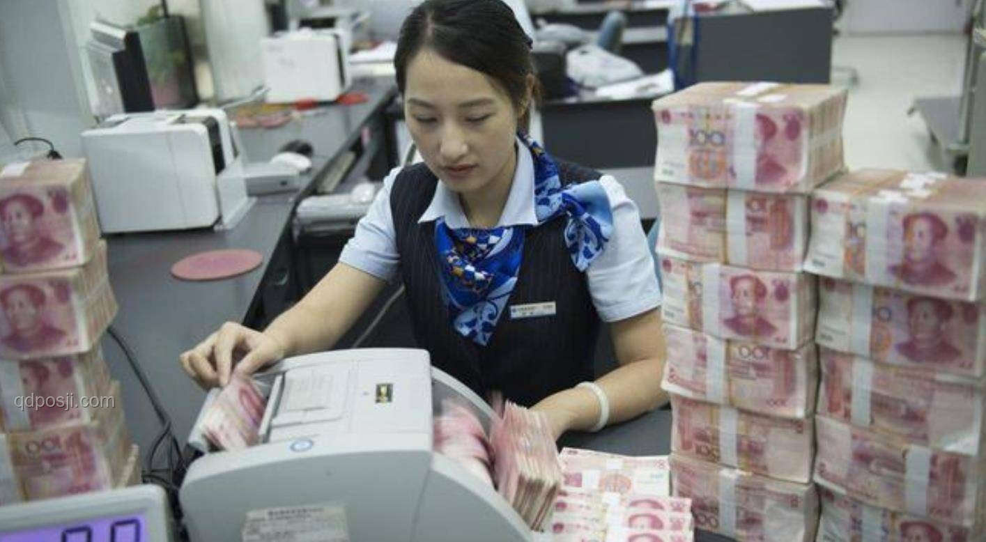 銀行高齡柜員與工作效率對比分析：人情味與效率權衡