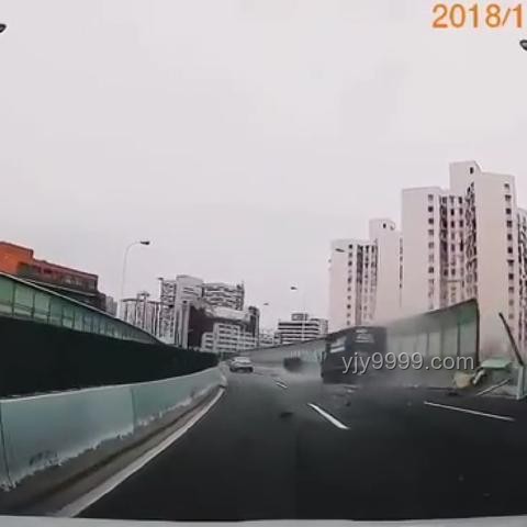 上海非機(jī)動(dòng)車事故全責(zé)判定：合理與否的深度探討